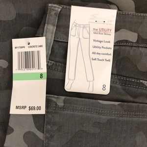 NWT Seven 7 Camo cargo jeans